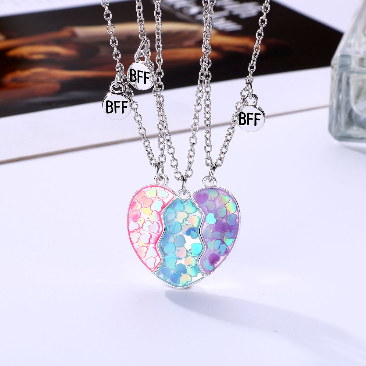 Glitter Heart Magnet Necklace Set