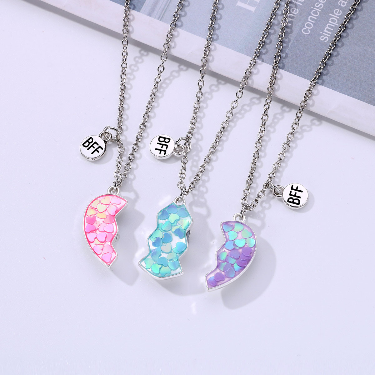 Glitter Heart Magnet Necklace Set - image 4