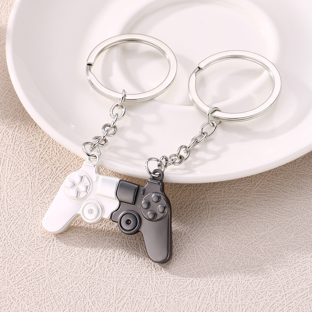 Magnetic Handle Keychain - image 3